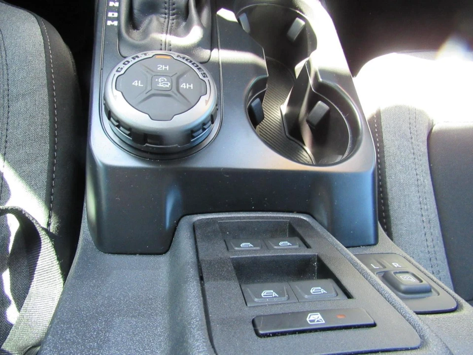 2025 Ford Bronco 6th Gen - Image 26 of 31