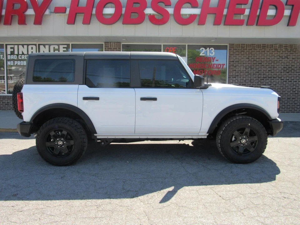 2025 Ford Bronco 6th Gen - Image 9 of 31