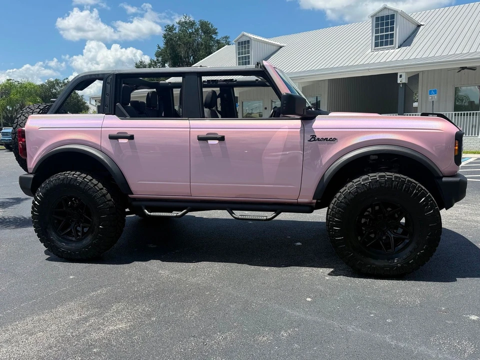 2025 Ford Bronco 6th Gen - Image 4 of 12