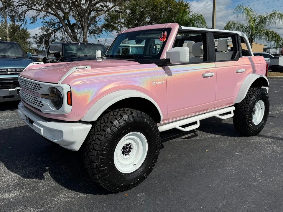 2025 Ford Bronco 6th Gen - Image 5 of 12