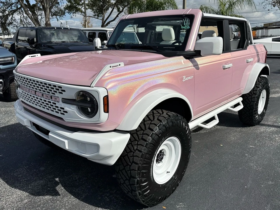 2025 Ford Bronco 6th Gen - Image 3 of 12