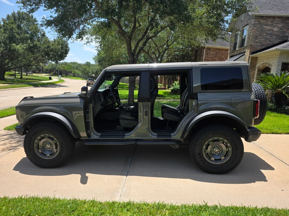 2025 Ford Bronco 6th Gen - Image 25 of 31