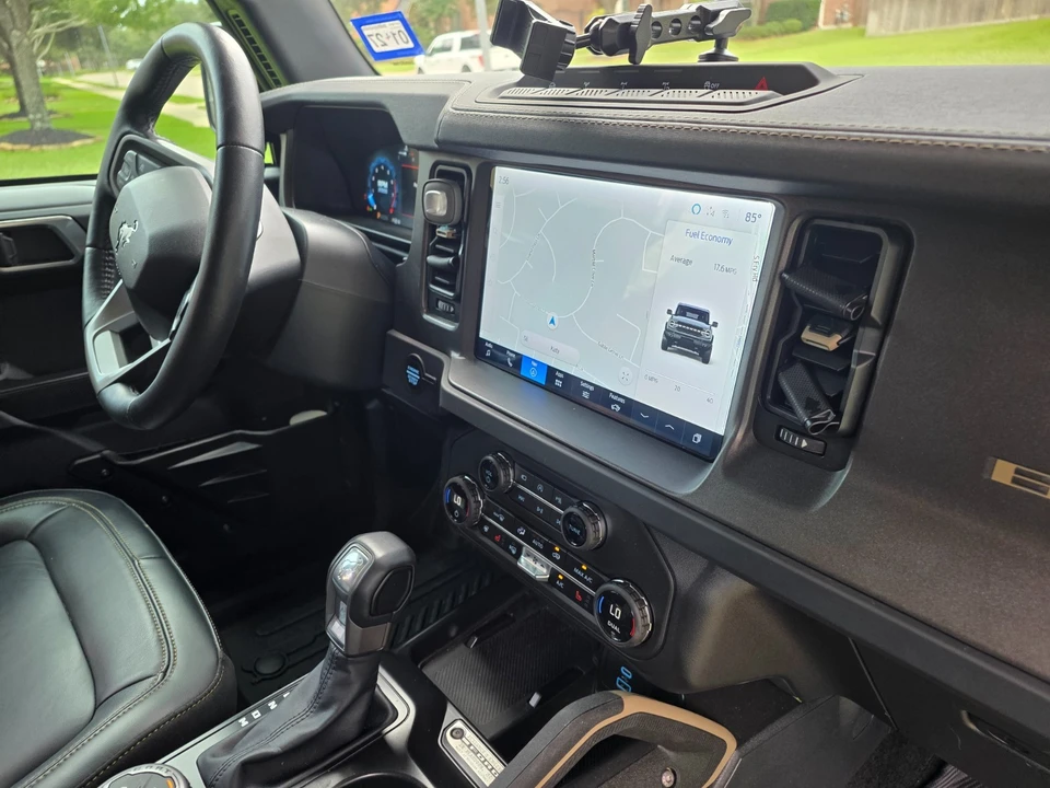 2025 Ford Bronco 6th Gen - Image 17 of 31