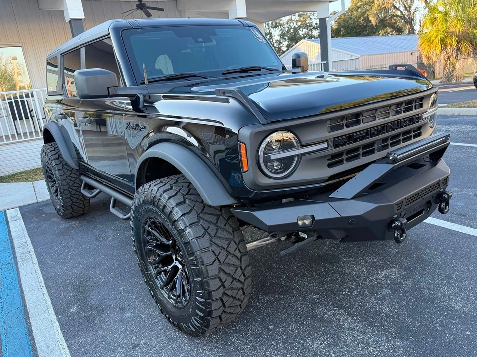 2025 Ford Bronco 6th Gen - Image 11 of 12