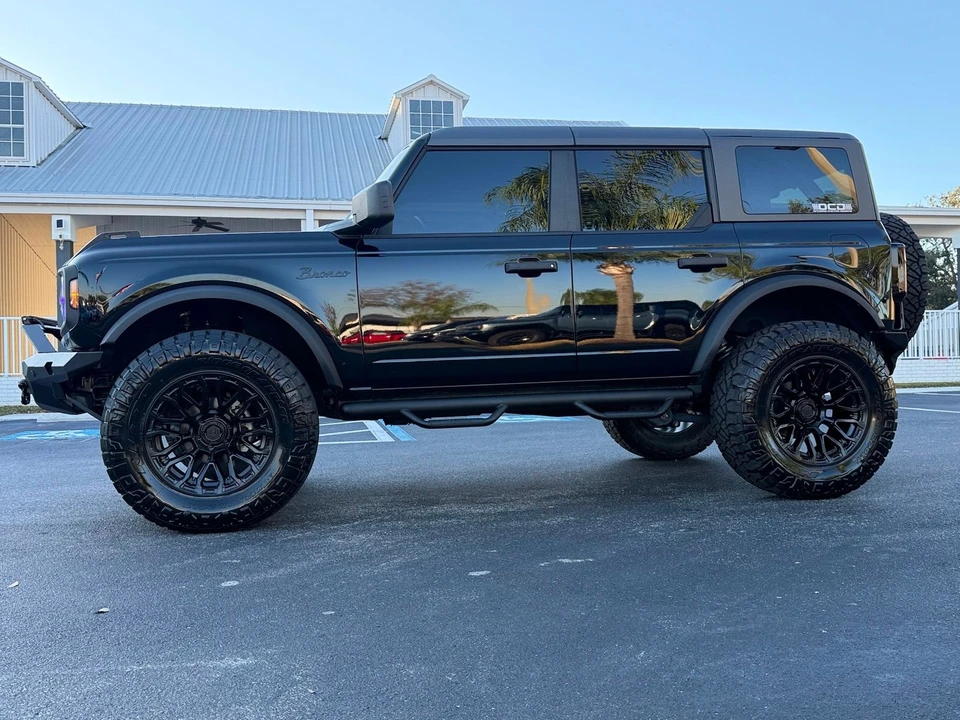 2025 Ford Bronco 6th Gen - Image 9 of 12
