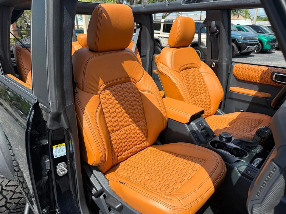 2025 Ford Bronco 6th Gen - Image 4 of 12