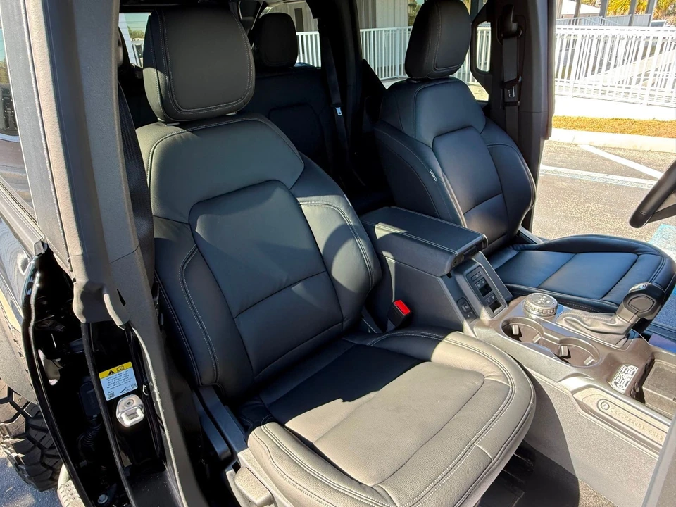 2025 Ford Bronco 6th Gen - Image 6 of 12