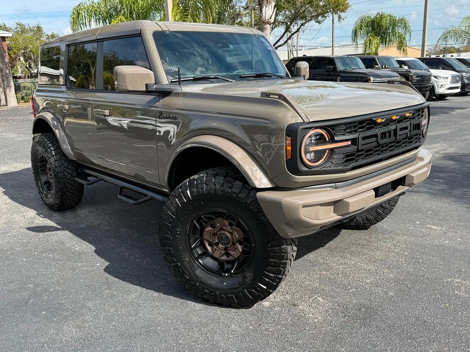 2025 Ford Bronco 6th Gen - Image 11 of 12