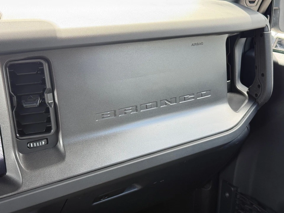 2025 Ford Bronco 6th Gen - Image 23 of 31