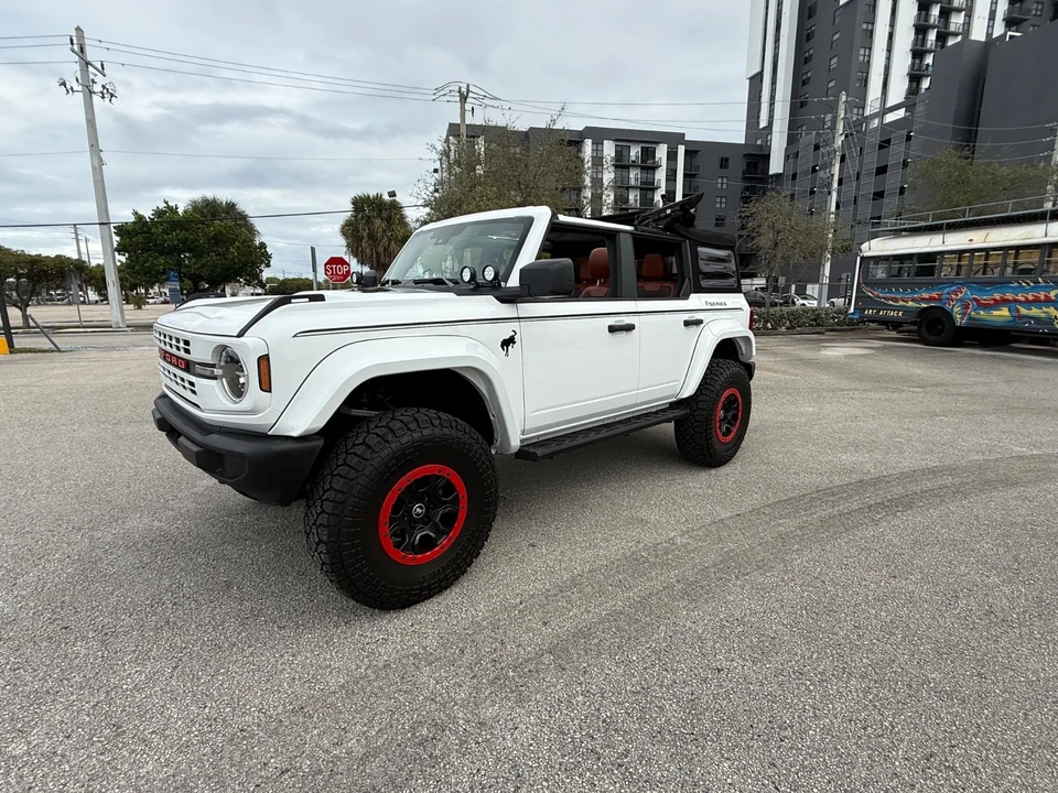 2025 Ford Bronco 6th Gen - Image 2 of 21