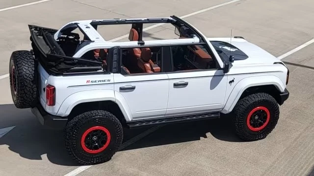 2025 Ford Bronco 6th Gen - Image 4 of 20