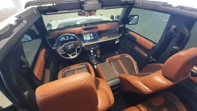 2025 Ford Bronco 6th Gen - Image 18 of 20