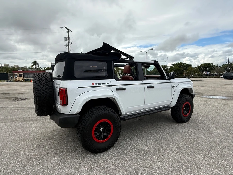 2025 Ford Bronco 6th Gen - Image 16 of 21