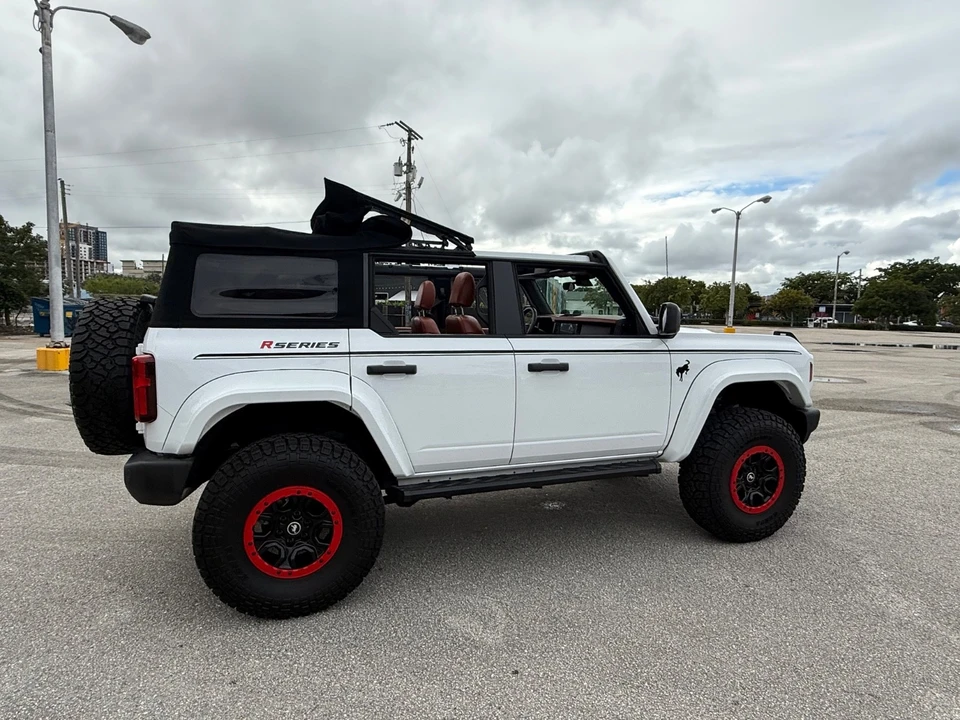 2025 Ford Bronco 6th Gen - Image 14 of 21