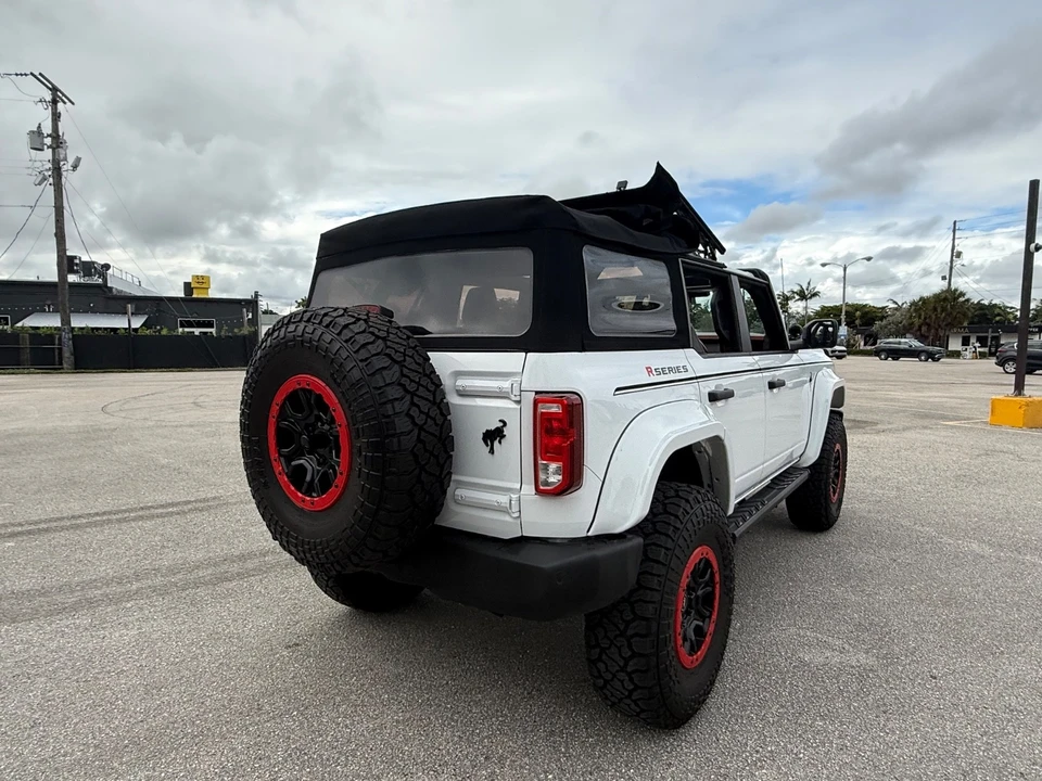 2025 Ford Bronco 6th Gen - Image 18 of 21