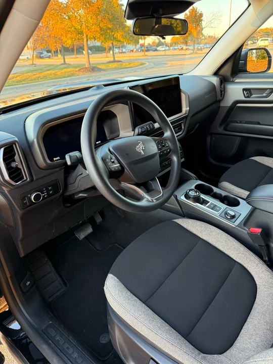 2025 Ford Bronco 6th Gen - Image 8 of 13