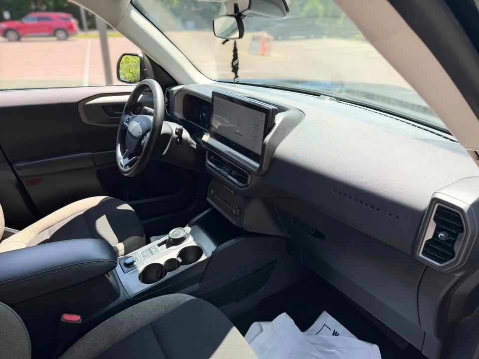 2025 Ford Bronco 6th Gen - Image 26 of 31