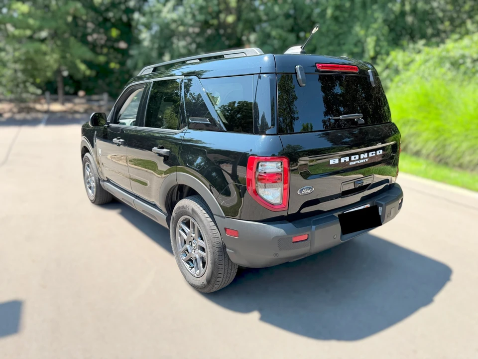 2025 Ford Bronco 6th Gen - Image 14 of 31