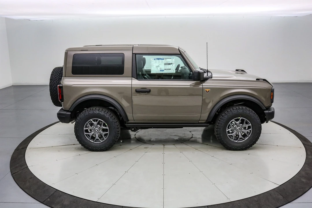2025 Ford Bronco 6th Gen - Image 4 of 21