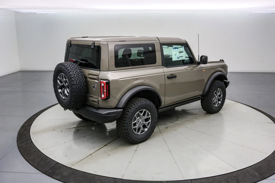 2025 Ford Bronco 6th Gen - Image 6 of 21