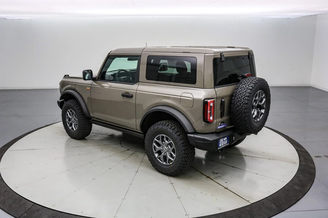 2025 Ford Bronco 6th Gen - Image 8 of 21