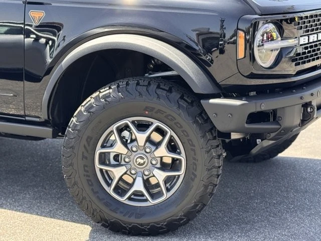 2025 Ford Bronco 6th Gen - Image 4 of 12