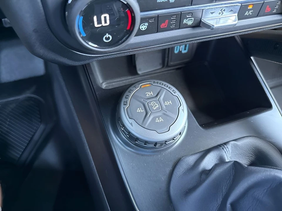 2025 Ford Bronco 6th Gen - Image 22 of 31