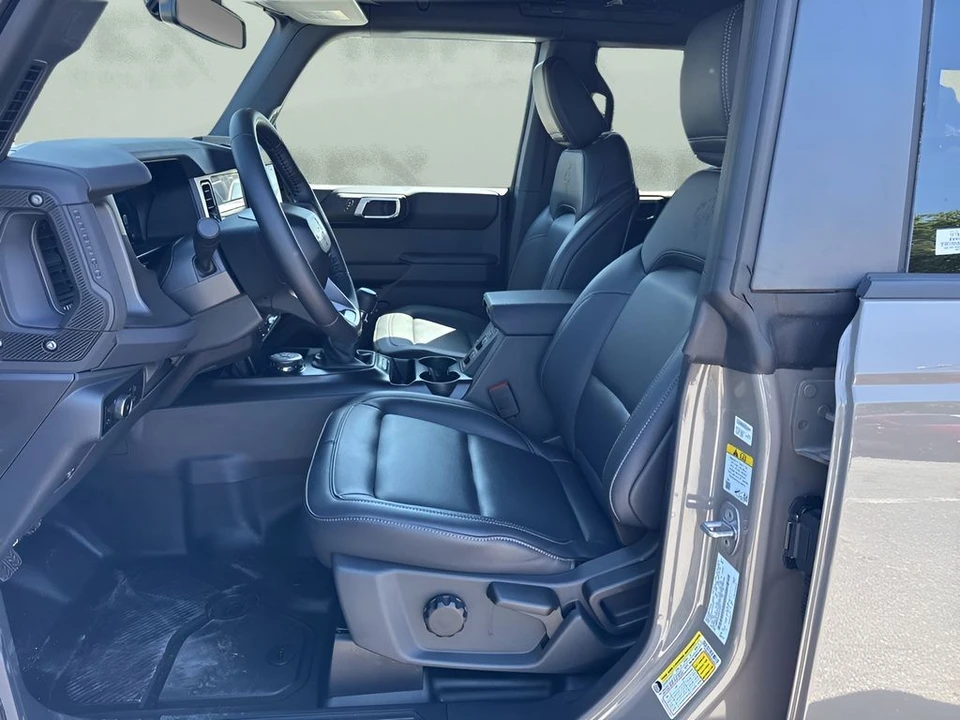 2025 Ford Bronco 6th Gen - Image 9 of 31