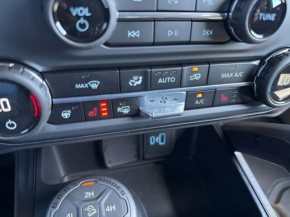2025 Ford Bronco 6th Gen - Image 20 of 31