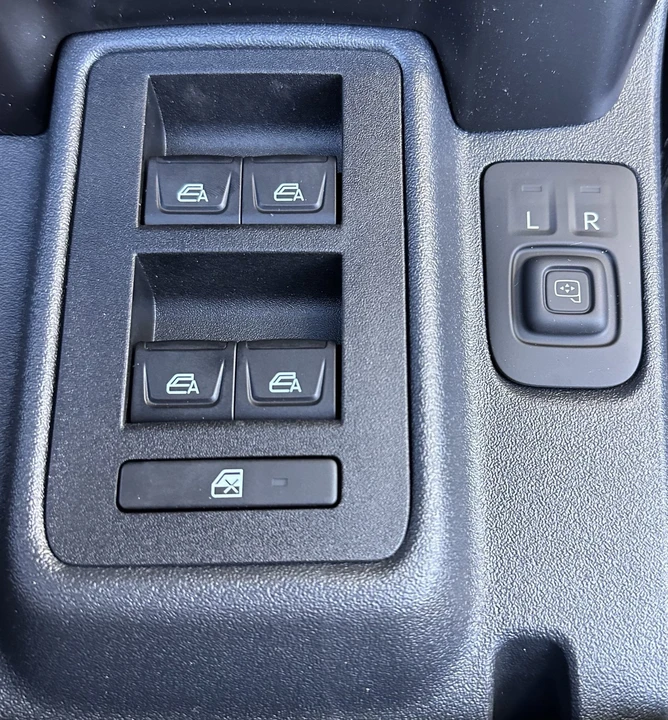2025 Ford Bronco 6th Gen - Image 19 of 21