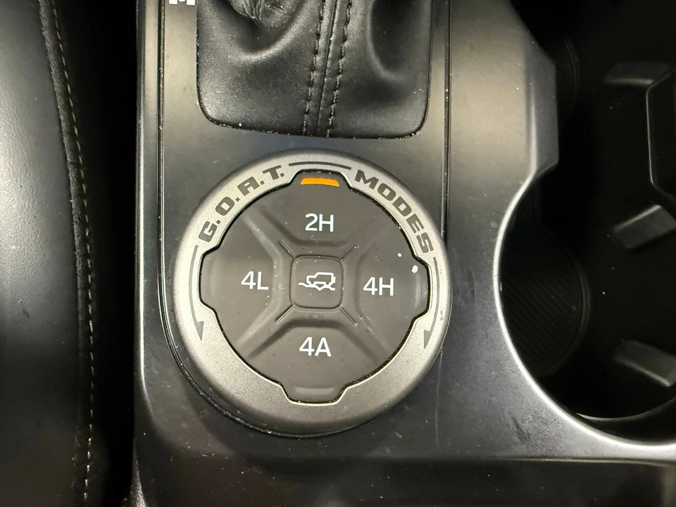 2025 Ford Bronco 6th Gen - Image 19 of 21
