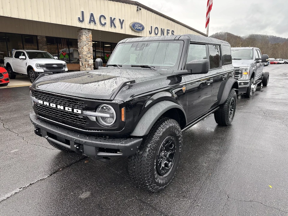 2025 Ford Bronco 6th Gen - Image 2 of 21