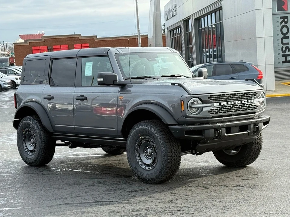 2025 Ford Bronco 6th Gen - Image 9 of 12