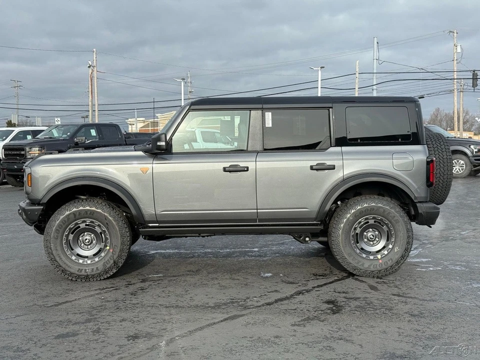 2025 Ford Bronco 6th Gen - Image 2 of 12
