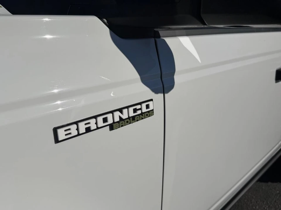 2025 Ford Bronco 6th Gen - Image 2 of 21