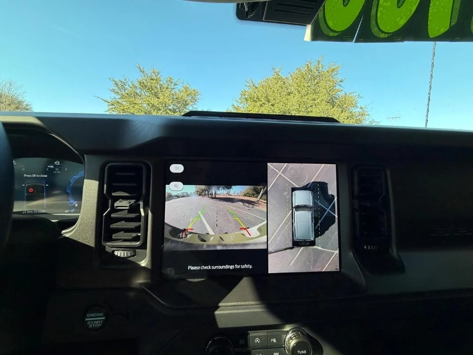 2025 Ford Bronco 6th Gen - Image 15 of 21