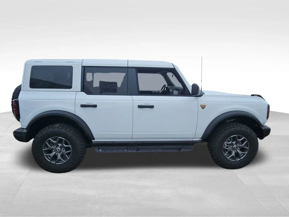 2025 Ford Bronco 6th Gen - Image 12 of 21