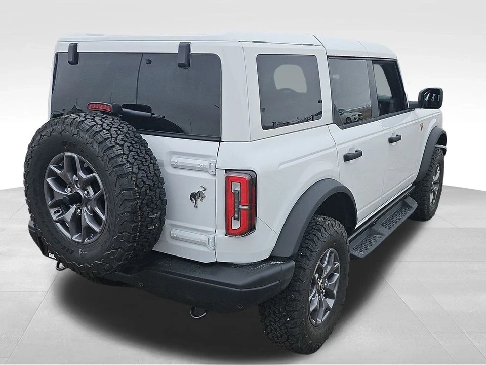 2025 Ford Bronco 6th Gen - Image 13 of 21