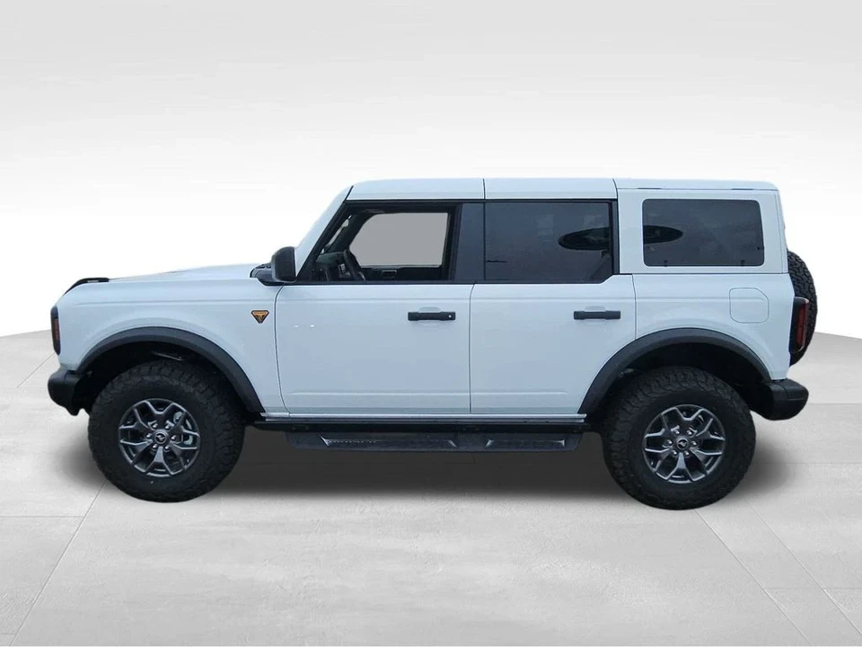 2025 Ford Bronco 6th Gen - Image 16 of 21