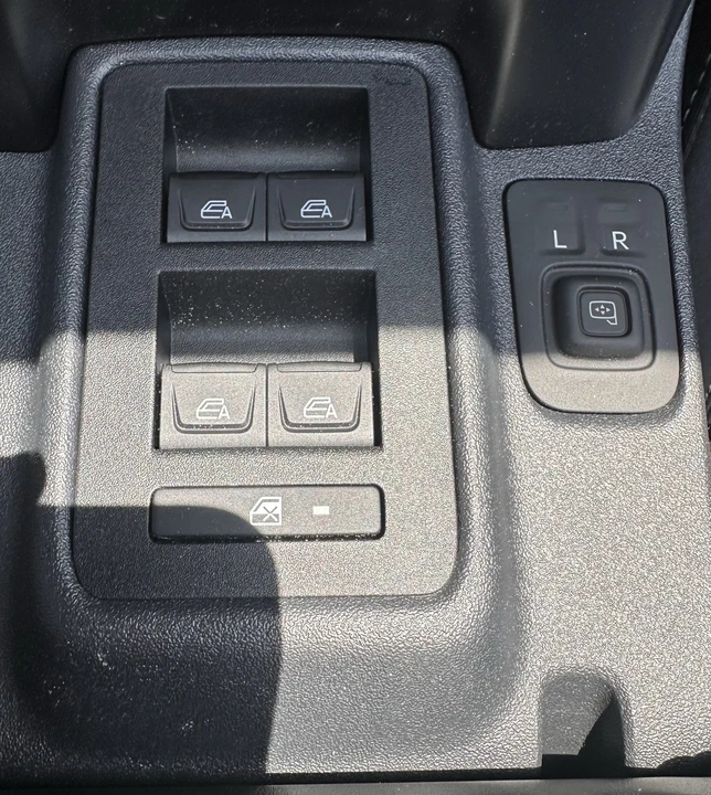 2025 Ford Bronco 6th Gen - Image 19 of 31