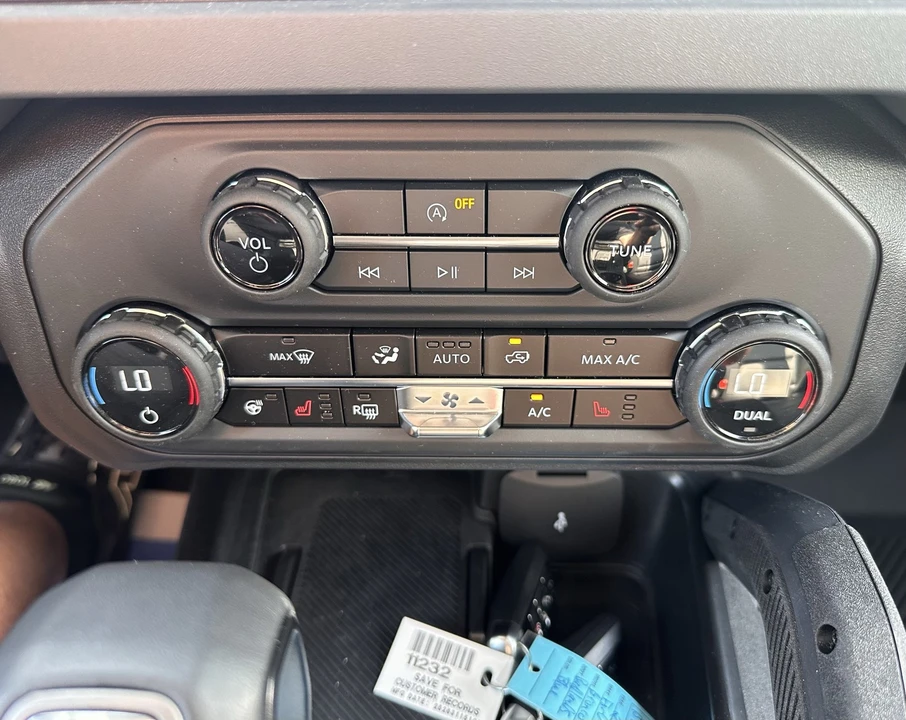 2025 Ford Bronco 6th Gen - Image 27 of 31