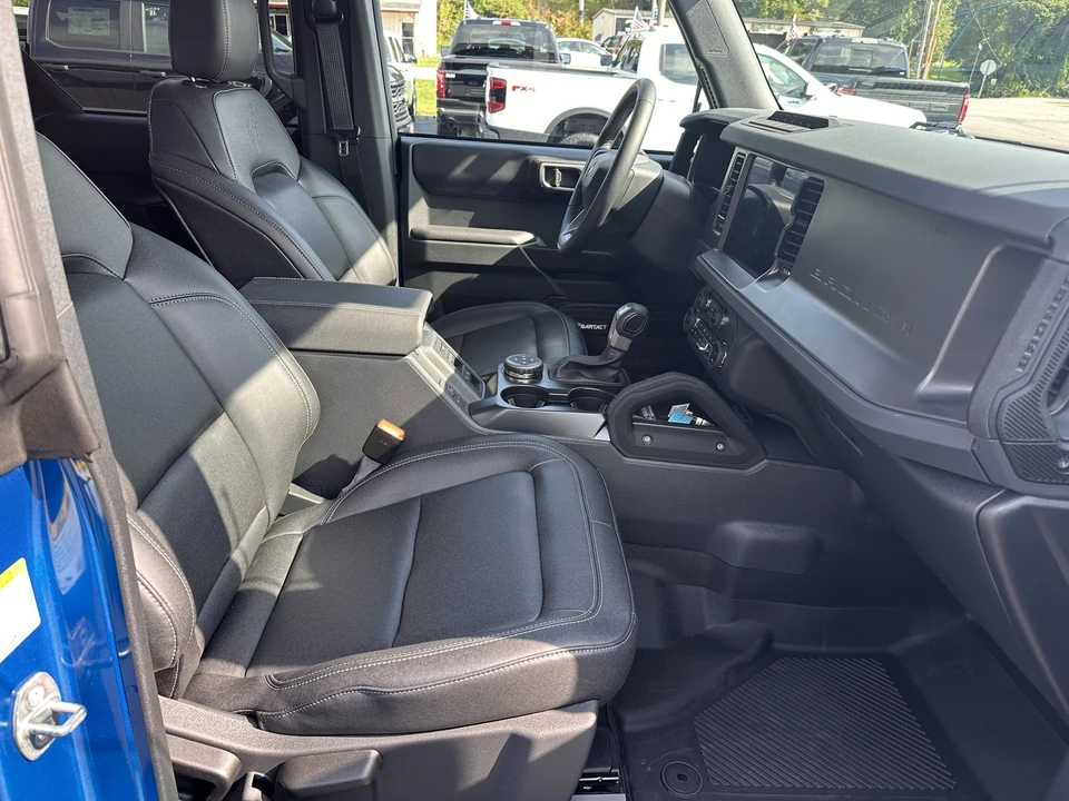 2025 Ford Bronco 6th Gen - Image 14 of 31