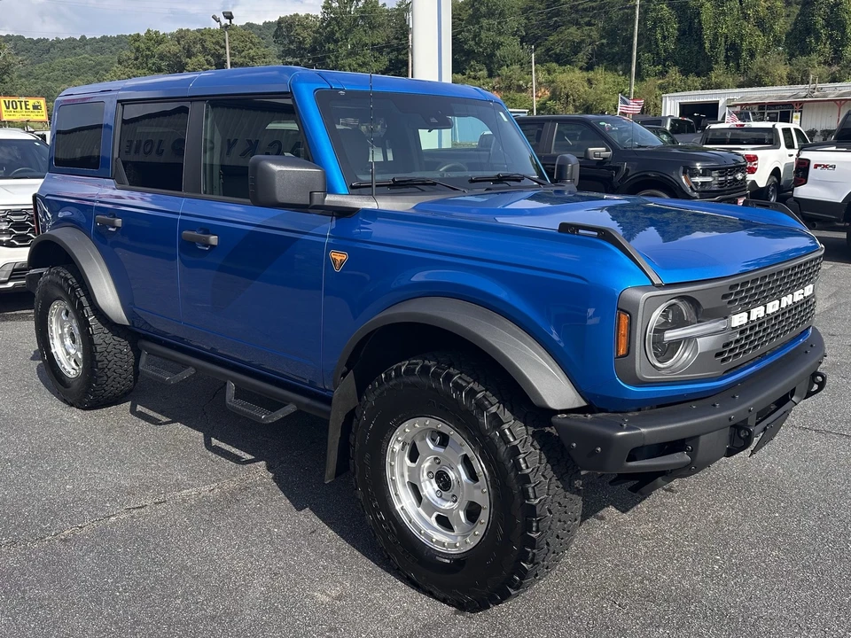 2025 Ford Bronco 6th Gen - Image 4 of 31