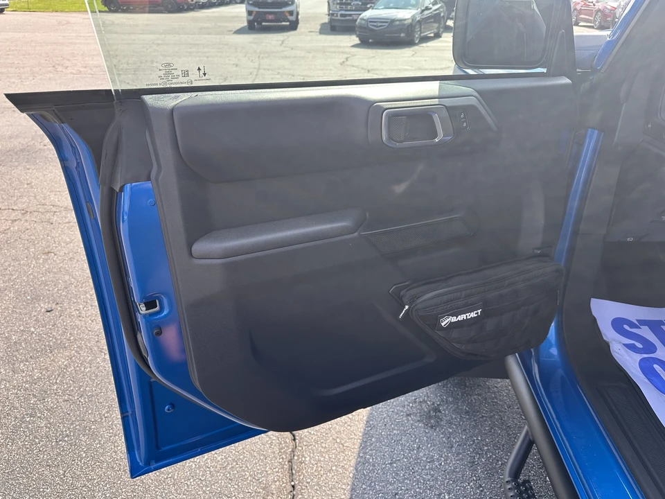 2025 Ford Bronco 6th Gen - Image 9 of 31