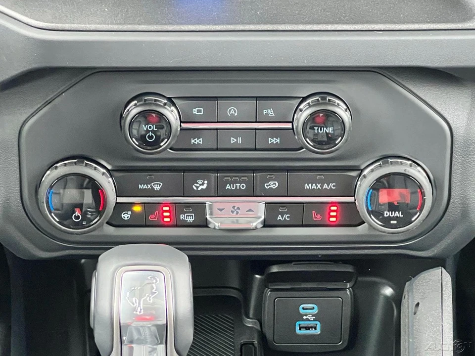 2025 Ford Bronco 6th Gen - Image 24 of 24