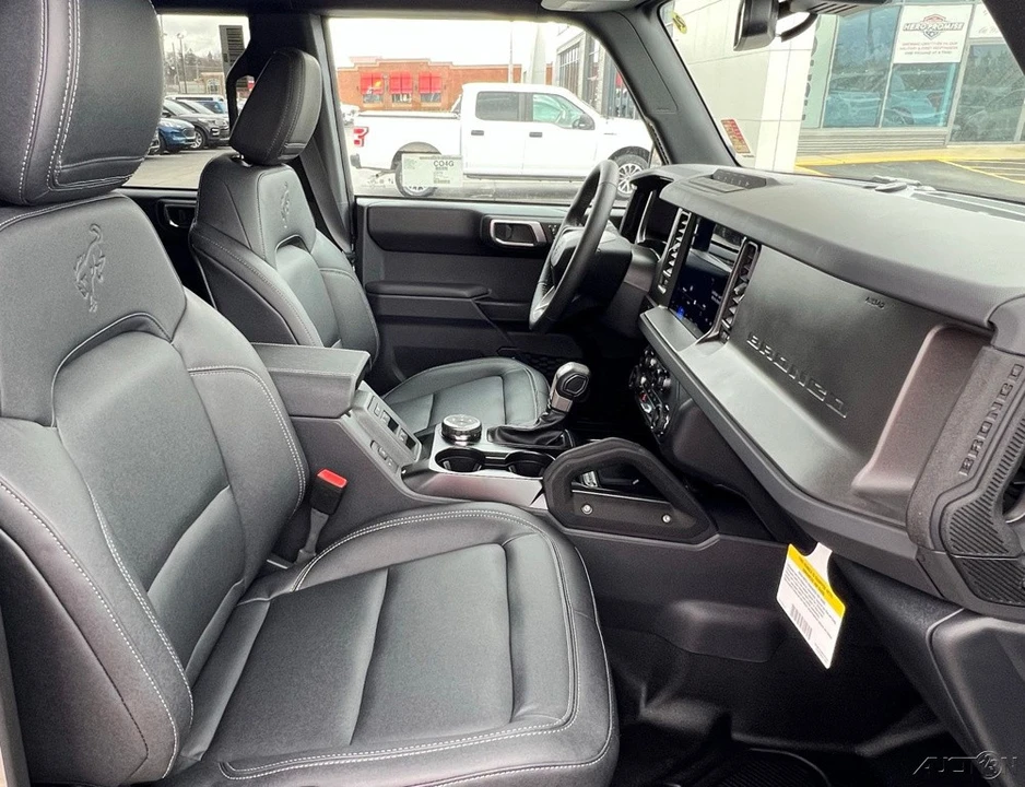 2025 Ford Bronco 6th Gen - Image 18 of 21