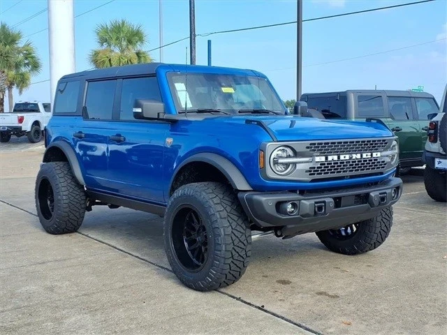 2025 Ford Bronco 6th Gen - Image 9 of 10
