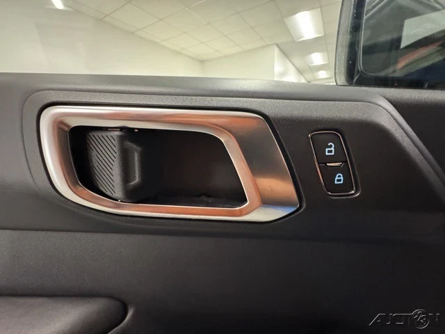 2025 Ford Bronco 6th Gen - Image 10 of 12
