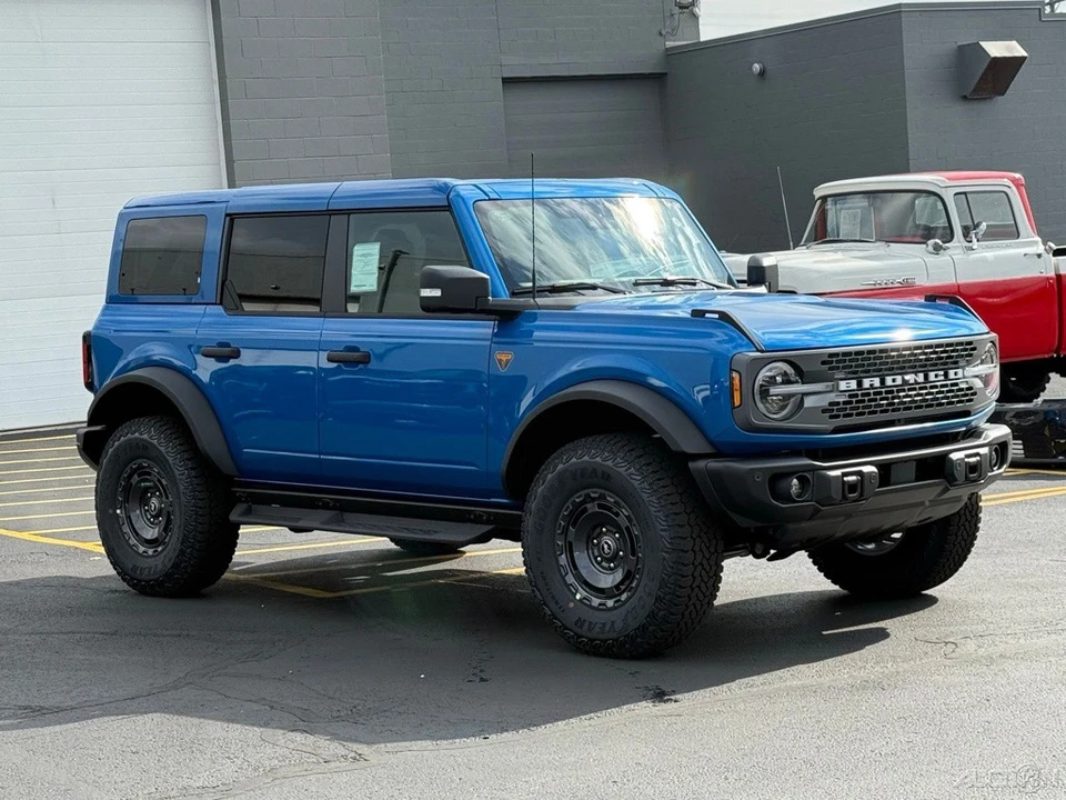 2025 Ford Bronco 6th Gen - Image 9 of 21