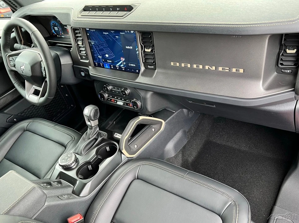 2025 Ford Bronco 6th Gen - Image 19 of 21